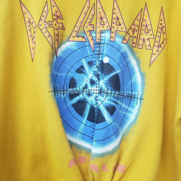 Def Leopard cropped tie up thermal - Picture 2 of 3